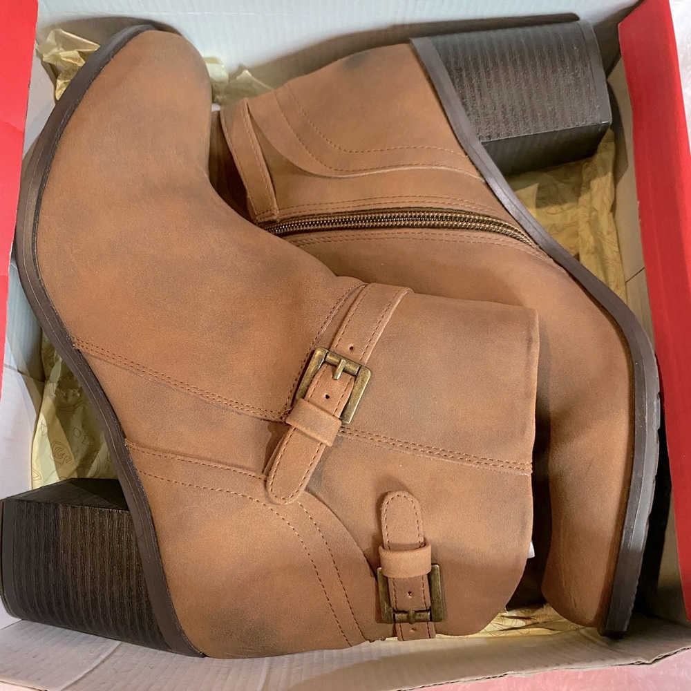 American Rag - Women Ankle Boot size 11M